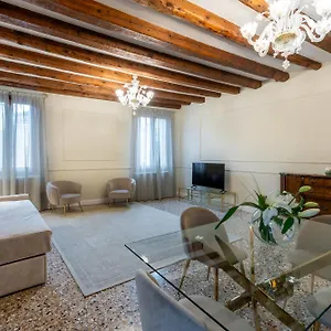 San Vio Palace Luxury Appartement